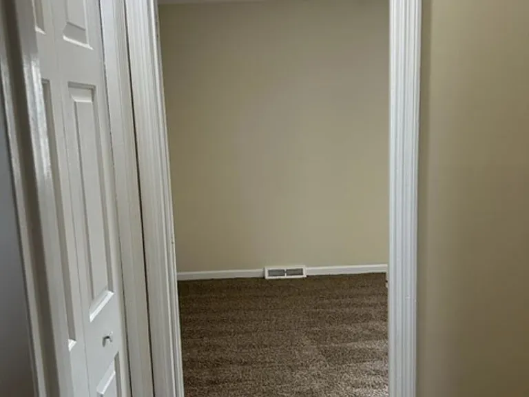 481 Woodview Dr — Photo 13