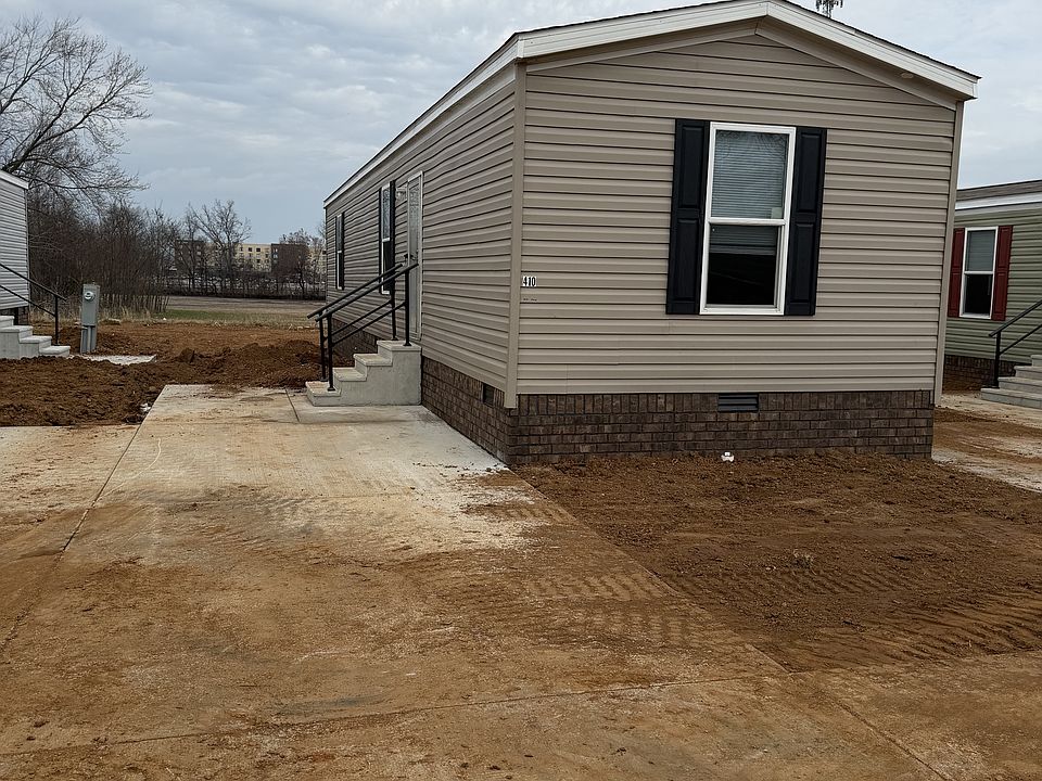 1st image of 410 Parker St