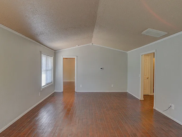 9800 Craford Ct — Photo 22