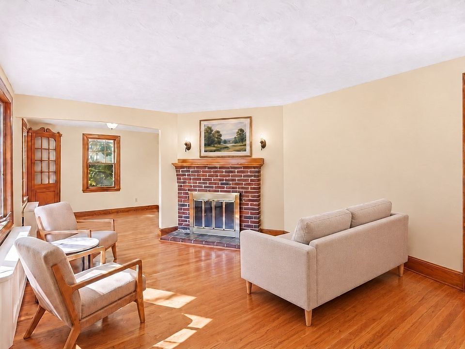 1st image of 36 Maynard Rd #36