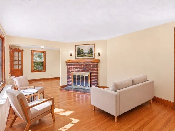 36 Maynard Rd #36, Dedham, MA 02026