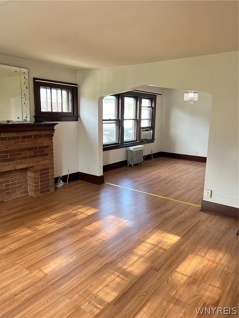 2 bed, 1.0 bath, 1107 sqft, $1,350 — Photo 3