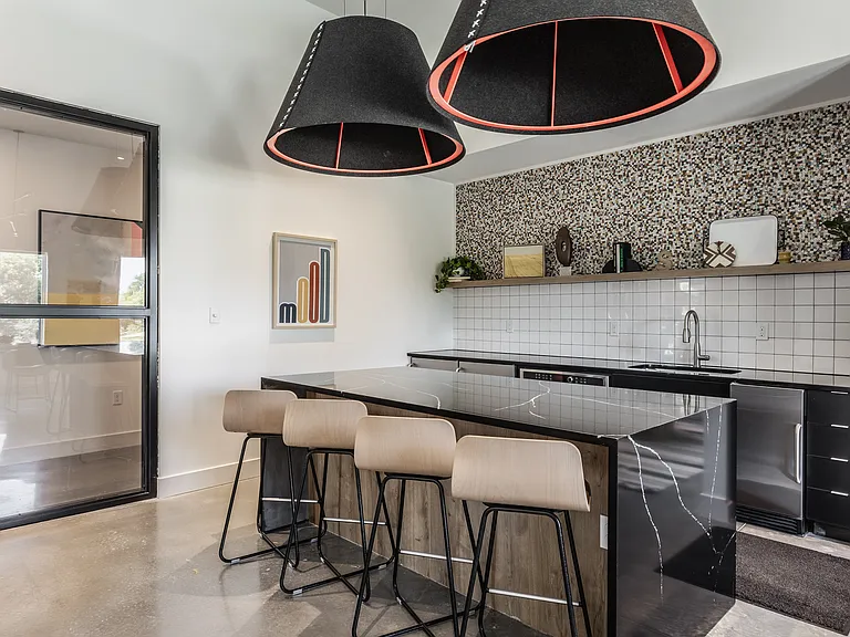 Switch Apartments — Photo 12