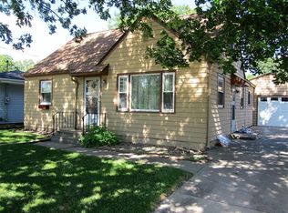 3712 Center Point Rd NE, Cedar Rapids, IA 52402