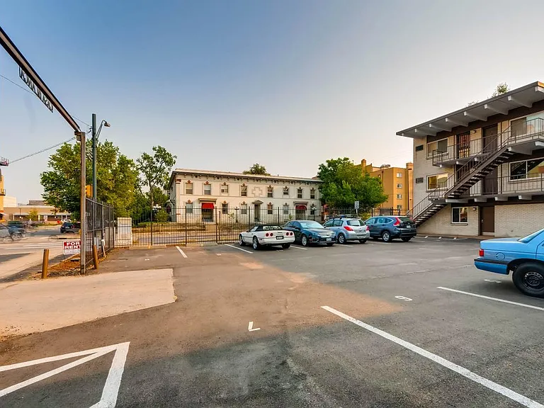 590 N Logan St #208 — Photo 10
