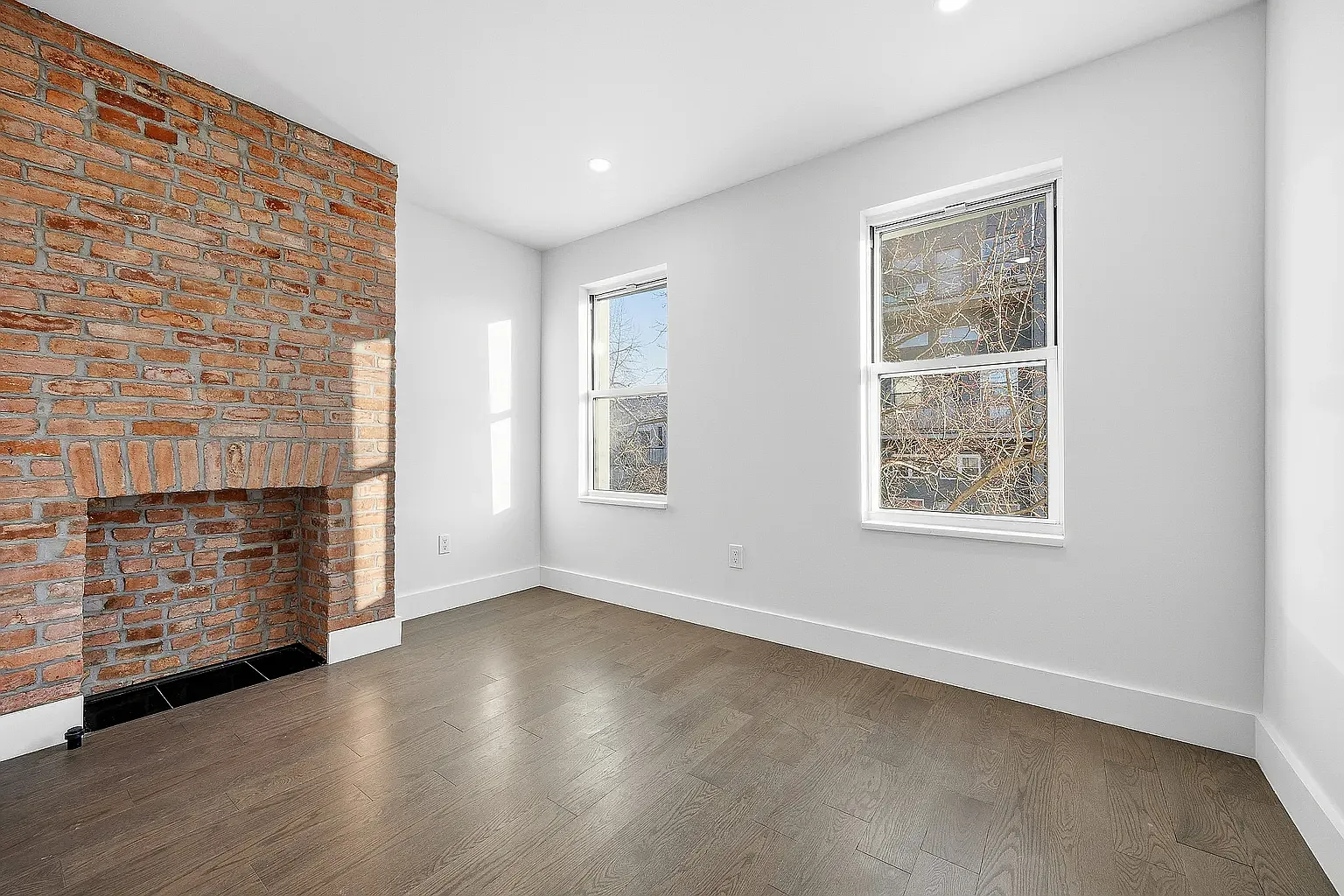 55 Ten Eyck Street — Photo 4