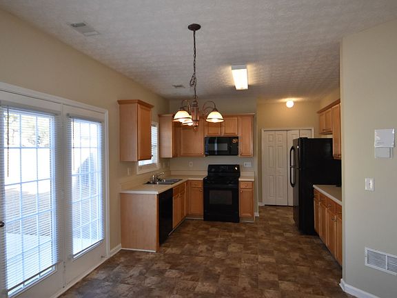 4th image of 150 Clairidge Ln