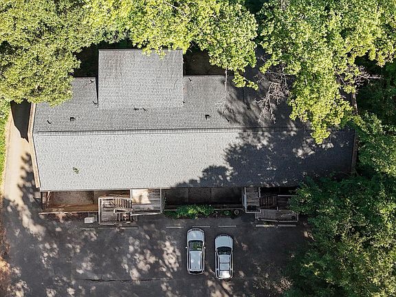 3rd image of 3021-3035 Medlin Dr