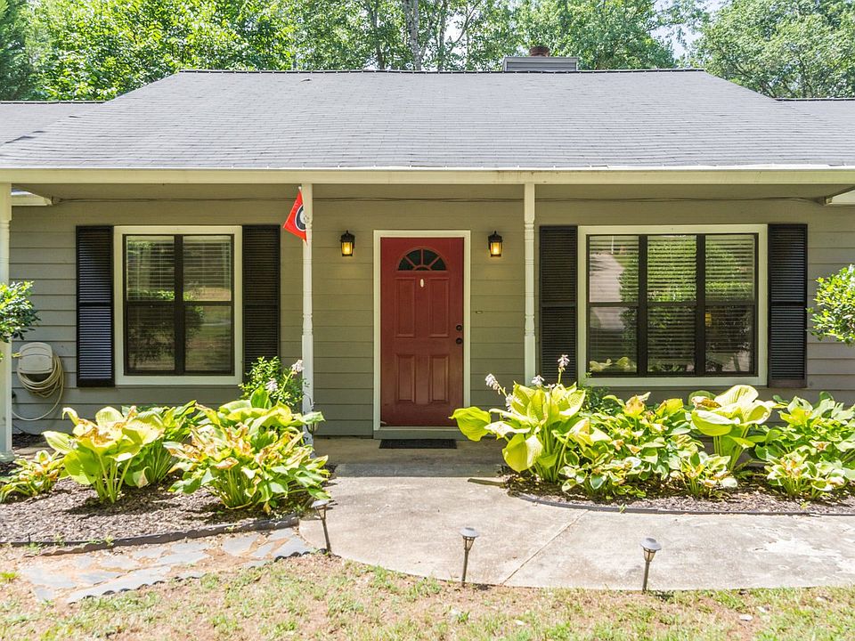 1st image of 120 River Oaks Dr