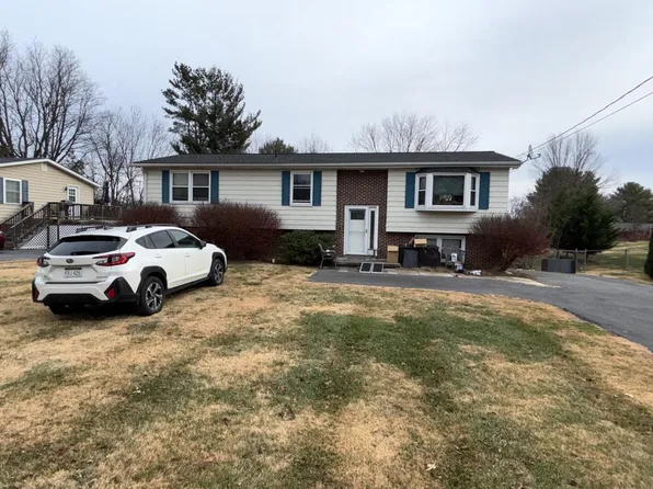 109 Porter Way, Charles Town, WV 25414