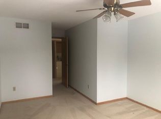 1884 Sapphire Poin, Saint Paul, MN 55122