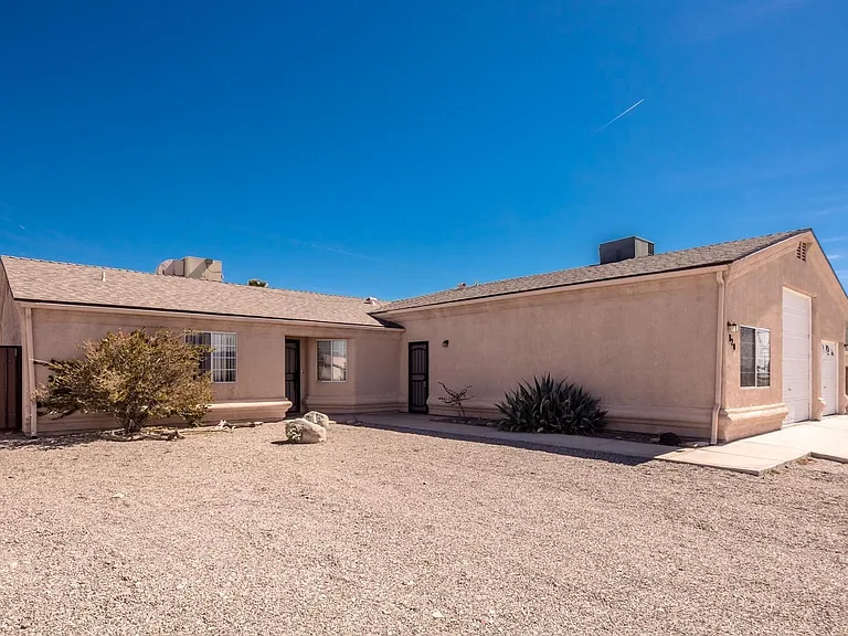 Pueblo Dr — Photo 4