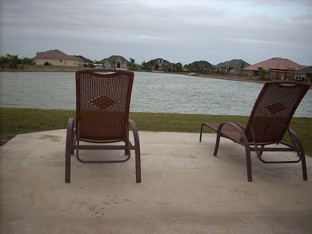 1st image of 8 Hacienda Dr