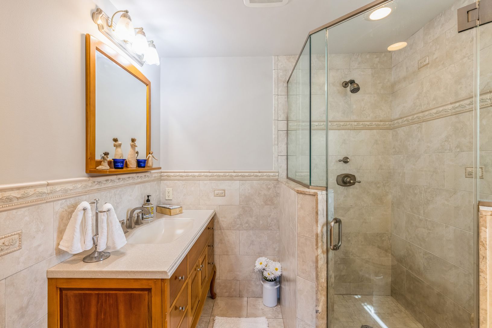  Main Floor Full Bath