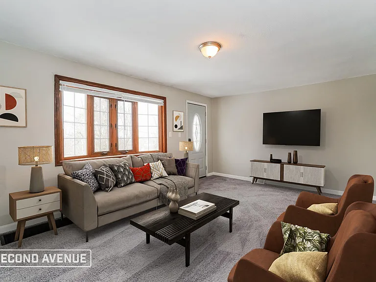 123 Bunker Hill Rd — Photo 2