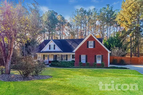 204 Cobblestone Ln Photo 1