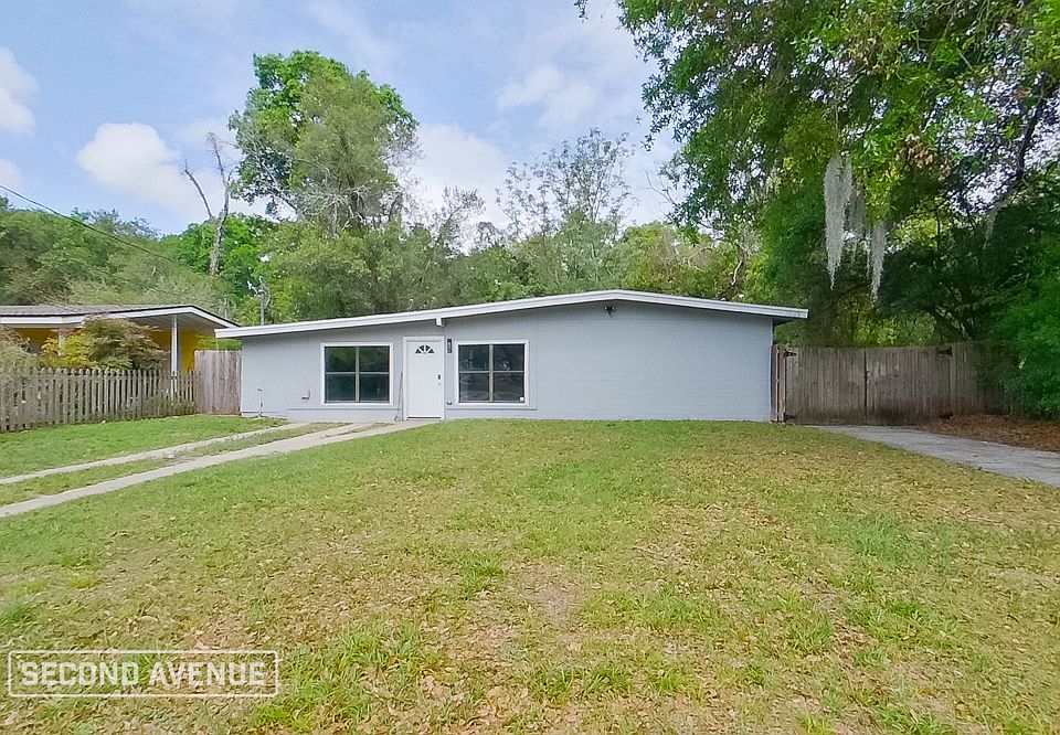 1st image of 7029 Fontainebleau Cres