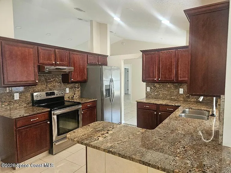 1040 Big Horn Cir NW — Photo 3