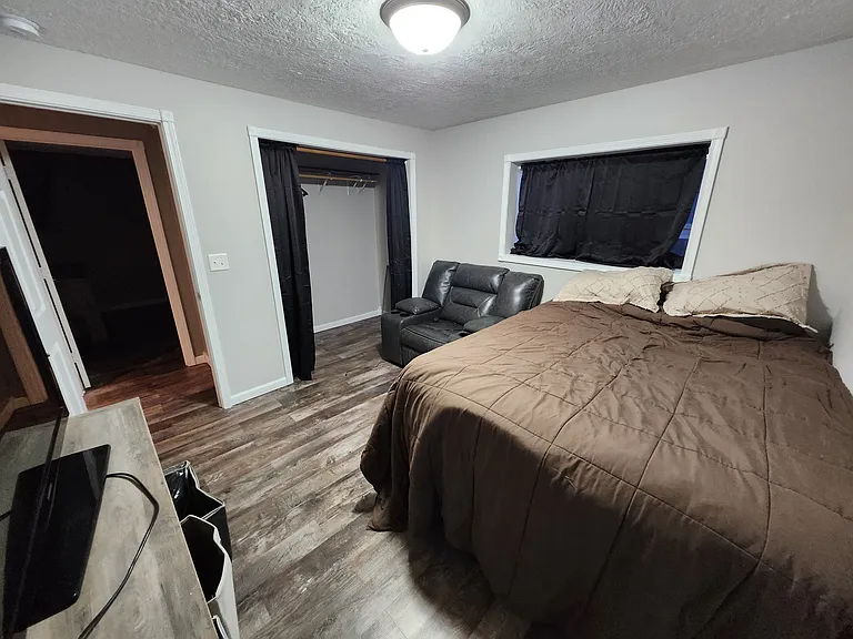 407 Kent St — Photo 3