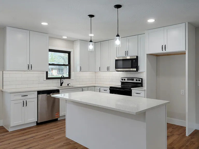 2558 W Village Ln — Photo 12