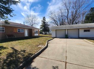 1919 Bellview Ln, Albert Lea, MN 56007