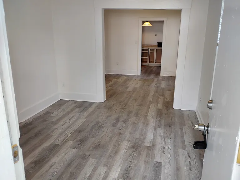 1884 W 44th St #3 — Photo 5