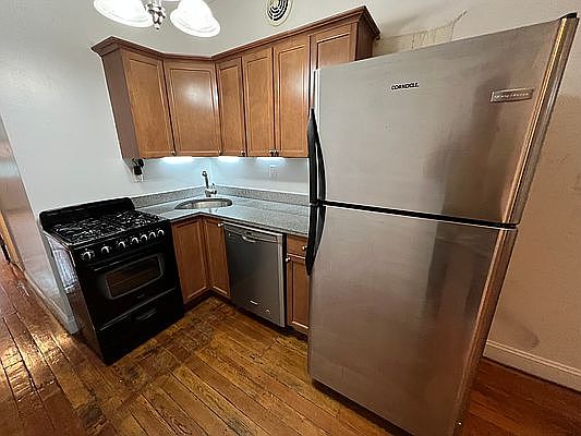 4th image of 85 Clay St APT 3L