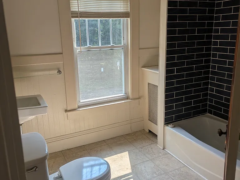 604 Lowell St #604R — Photo 3