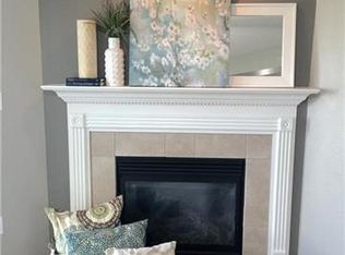 2022 Hickoryleaf Ln, Raymore, MO 64083