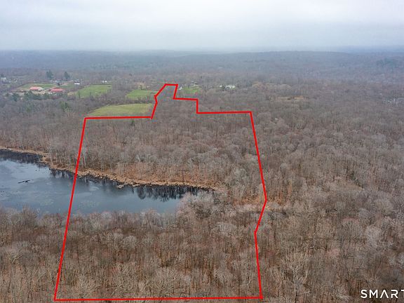 3rd image of 139 Chestnut Hill Road