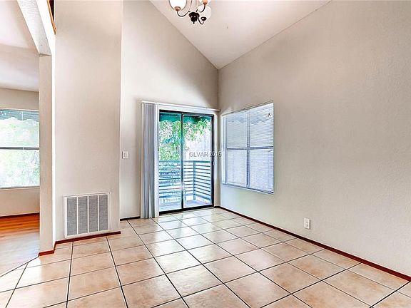 5th image of 520 Elm Dr Unit 204
