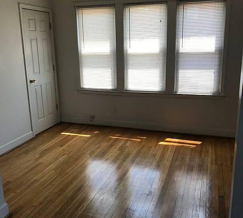 4th image of 27 E Willis St #J