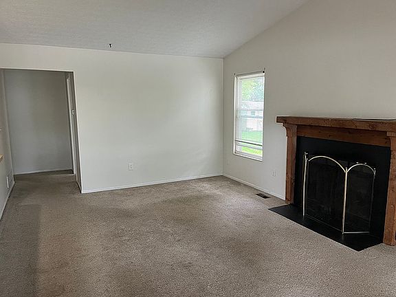 5th image of 559 Highmeadows Village Dr