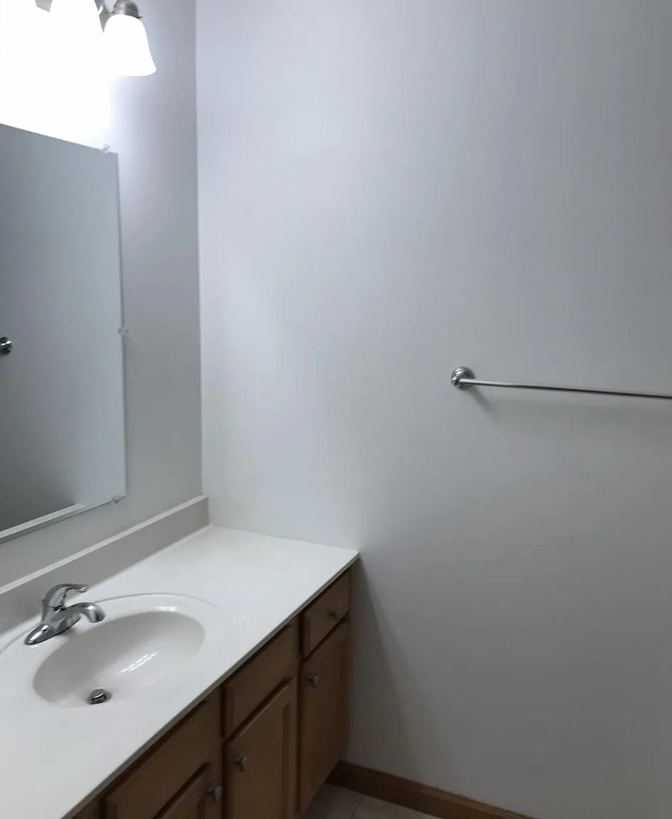 1521 Westchester Ave — Photo 3