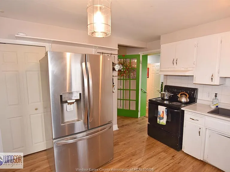 2471 Pillette Rd — Photo 22