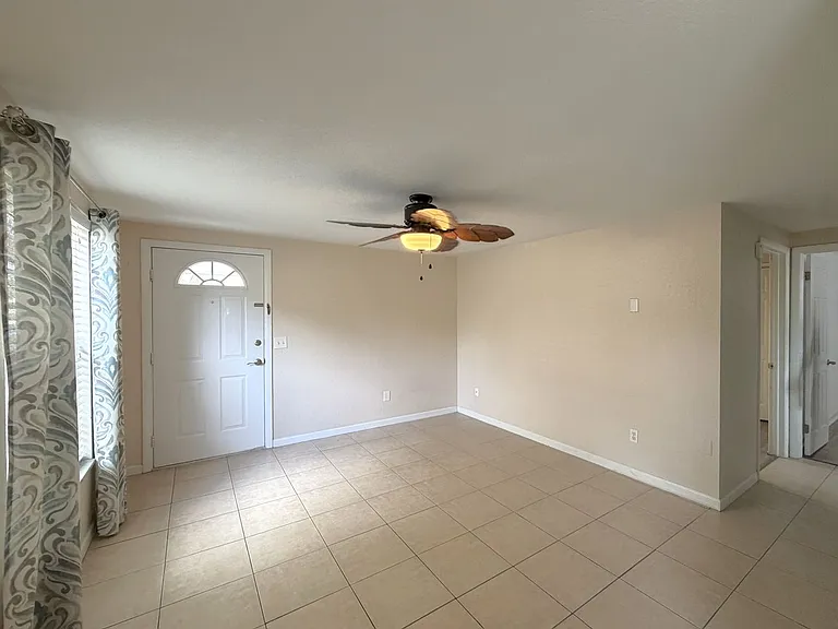 634 Dogwood Ct — Photo 5