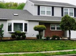 2 Ridge Rd, Edison, NJ 08817