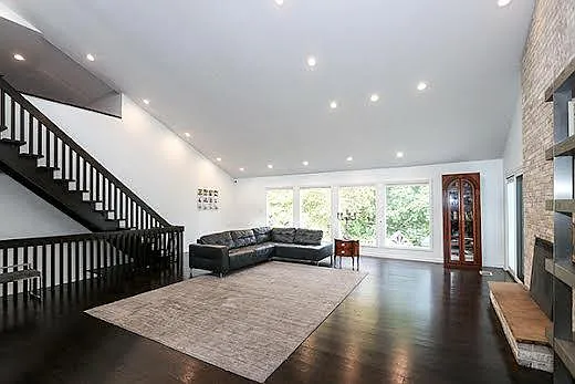 35 Old Pond Rd — Photo 4