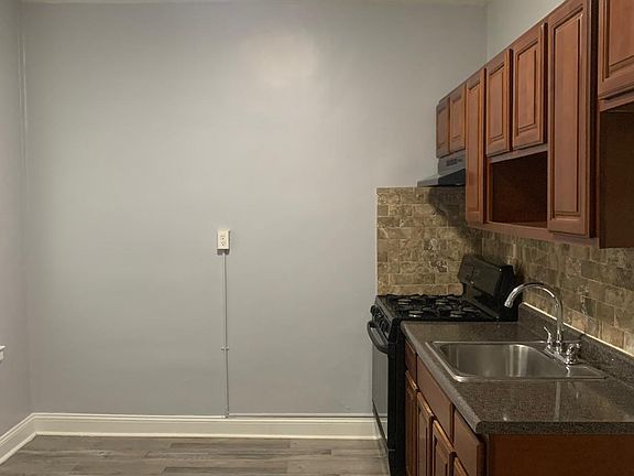 2nd image of 33 S Munn Ave APT 3B