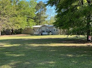 210 Shadydale Rd, Lumber City, GA 31549