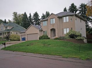 2646 Schletty Dr, Little Canada, MN 55117