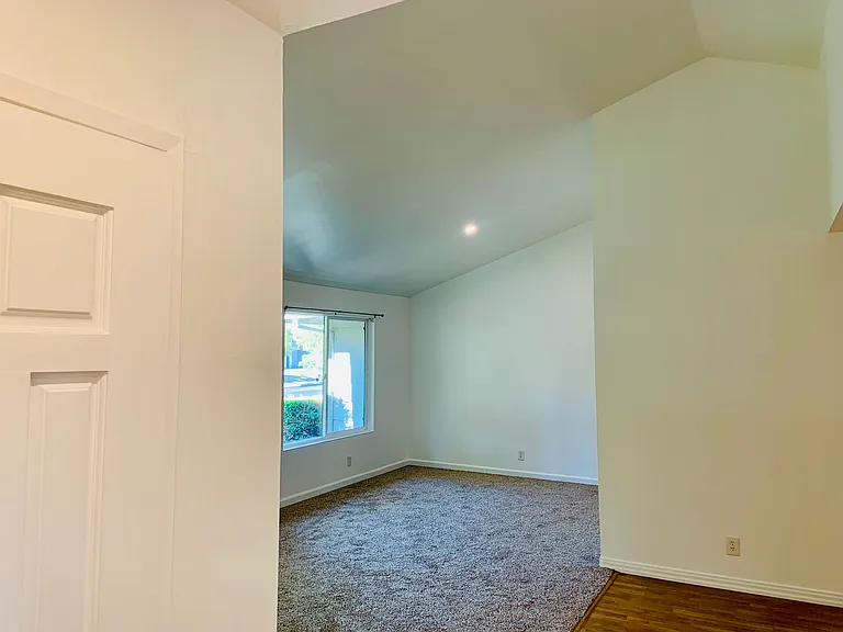 3374 Twin Oaks Dr — Photo 4