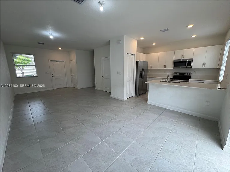 2609 SE 11th St #2609 — Photo 3