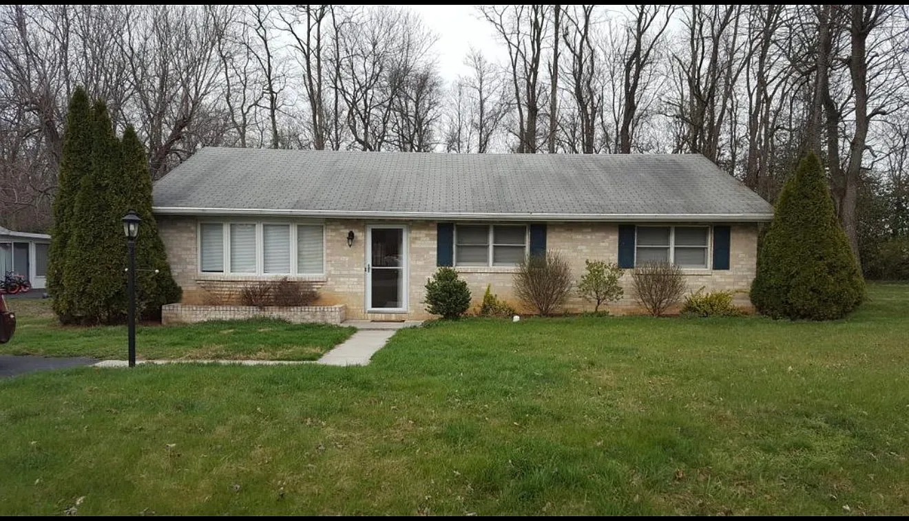 3 bed, 1232 sqft, $1,825 — Photo 2