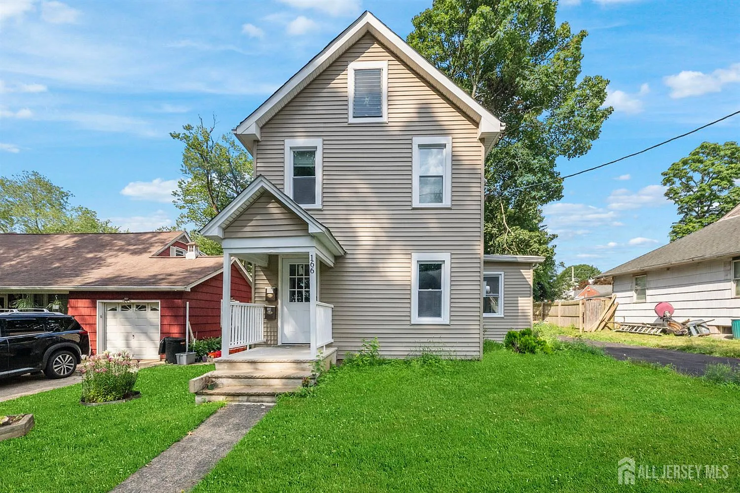 3 bed, 1.0 bath, $2,600 — Photo 1