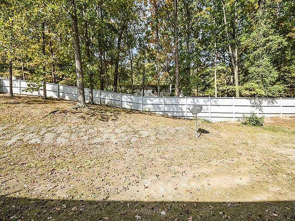 5th image of 2407 Walnut Dr NW