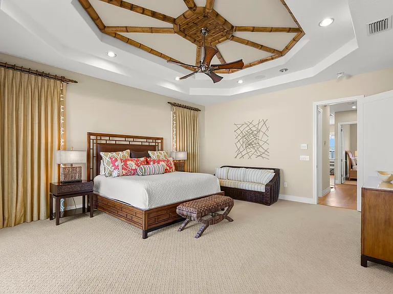 10042 Gulf Blvd — Photo 44