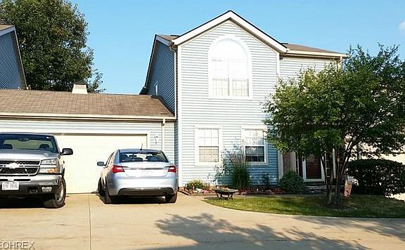 2nd image of 271 Finchfield Cir