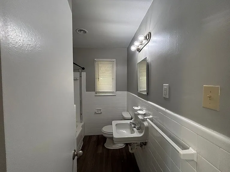 2160 Saint Elmo Ave — Photo 14