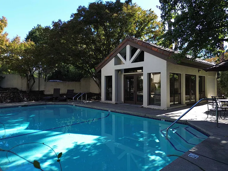 413 N Villa Way — Photo 18